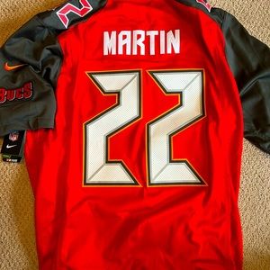 tampa bay buccaneers doug martin jersey, size xl, still has tags on